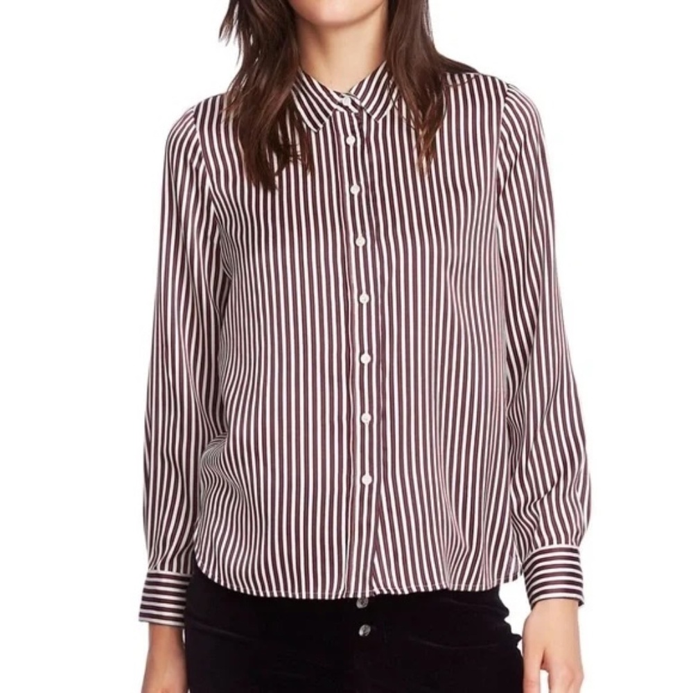 NWT - Court & Rowe Belle Noel Crosby Fine Stripe Red/White/Blue Button Top Sz M